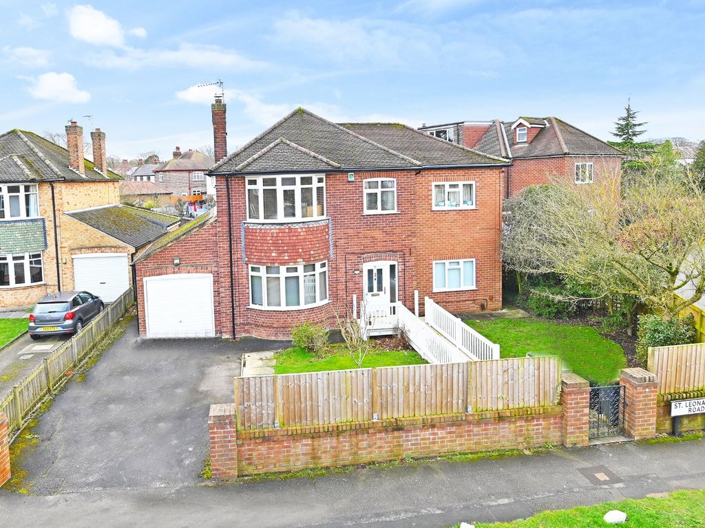 5 bed detached house for sale in St. Leonards Road, Harrogate HG2, £