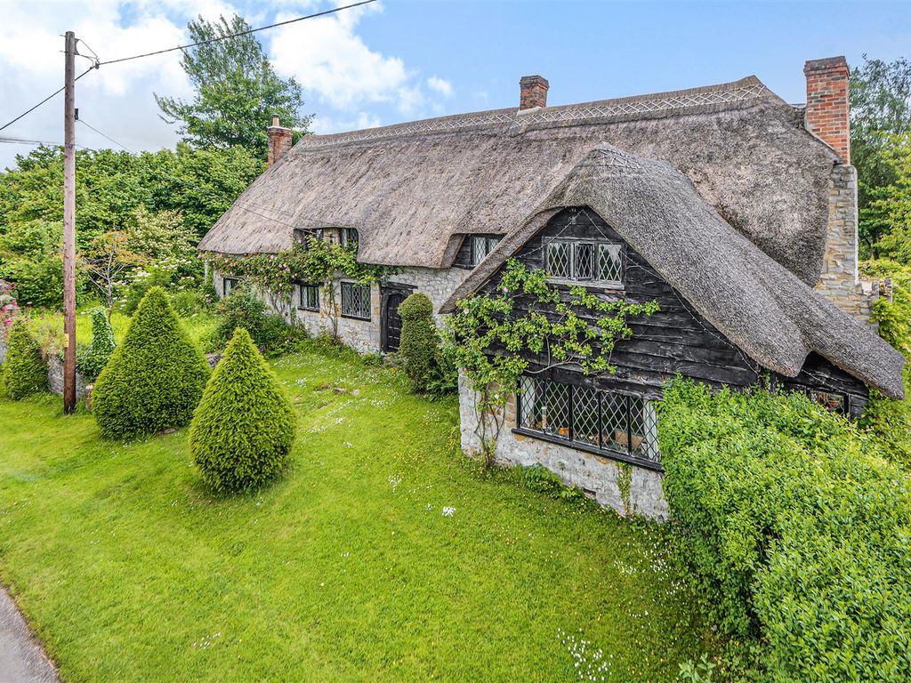 5 bed detached house for sale in New Buildings, The Pound, Donyatt