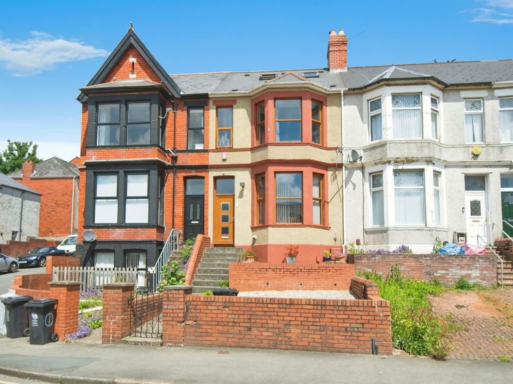 4 bed terraced house for sale in Chepstow Road, Newport NP19, £240,000