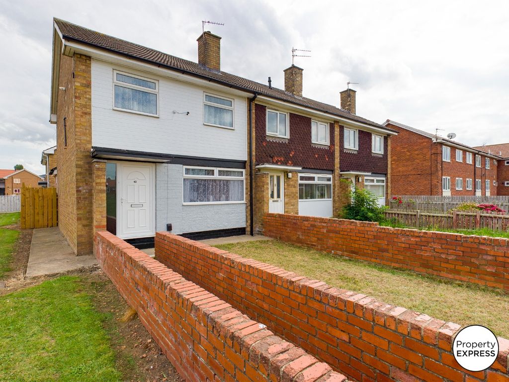 4 bed end terrace house for sale in Elkington Walk, Middlesbrough