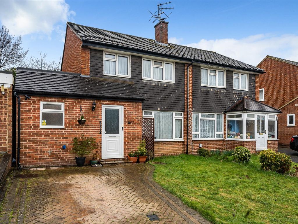 4 bed semidetached house for sale in Homefield Road, Bushey WD23 Zoopla