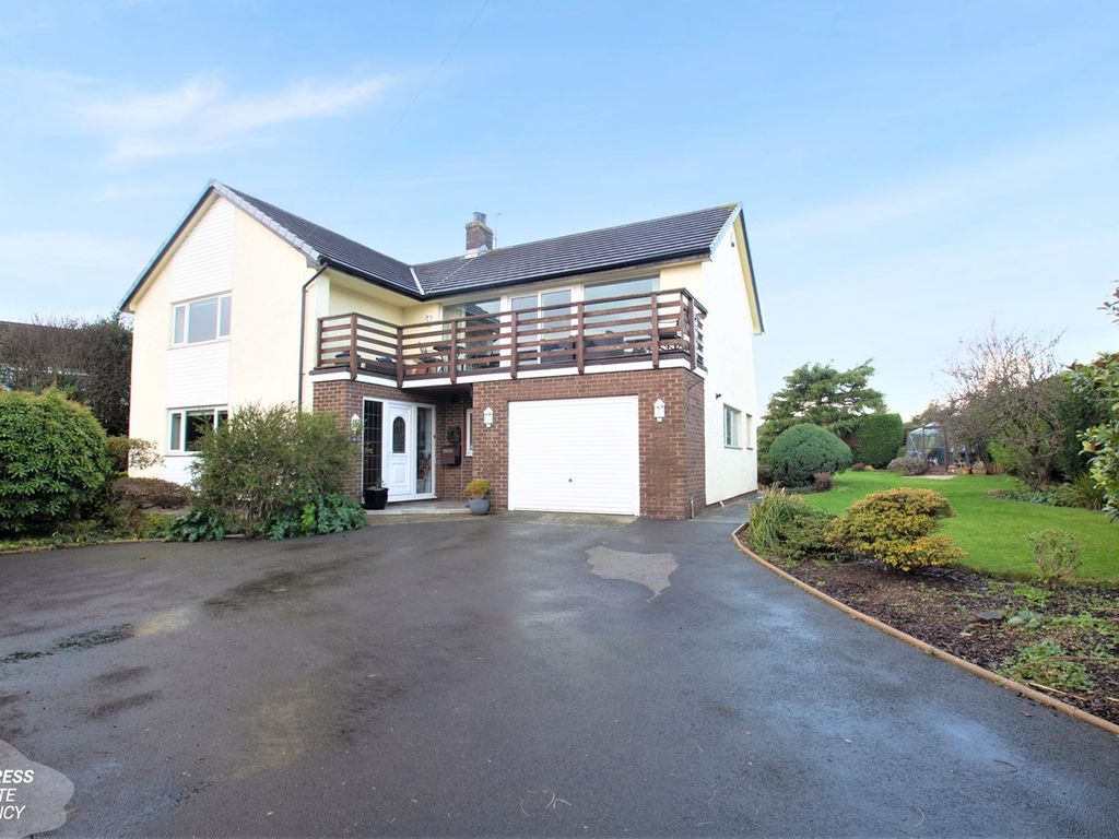 4 bed detached house for sale in Ffordd Penmynydd, Llanfairpwllgwyngyll