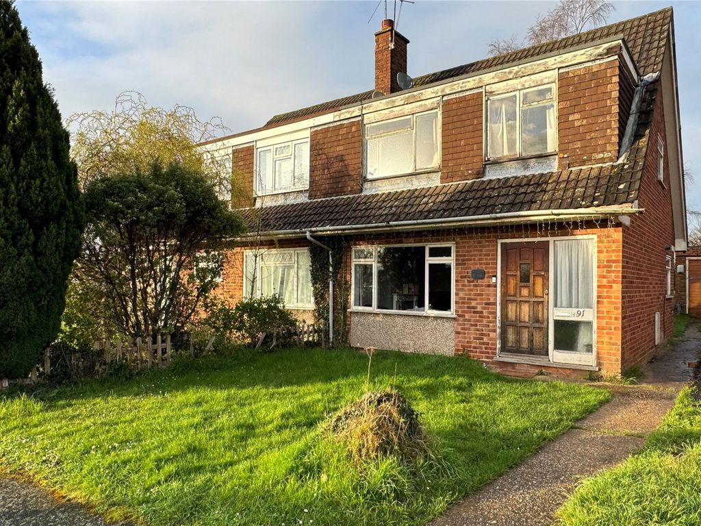 3 bed semidetached house for sale in Riverdale, Wrecclesham, Farnham