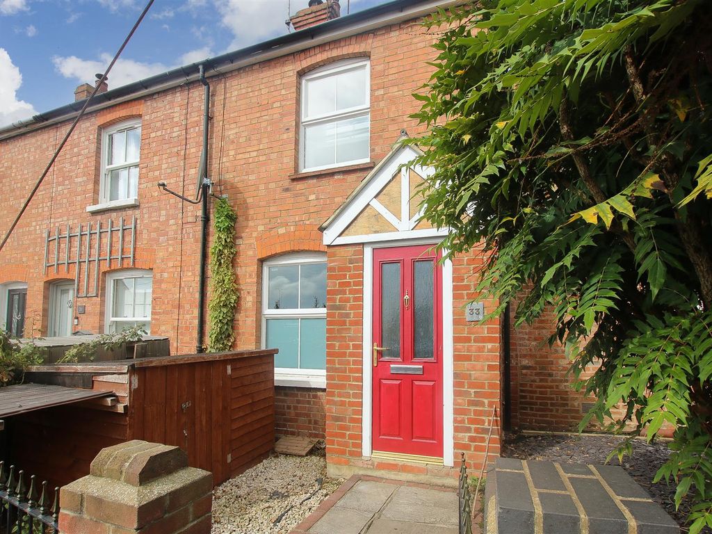 2 bed terraced house for sale in Quainton Road, Waddesdon, Aylesbury