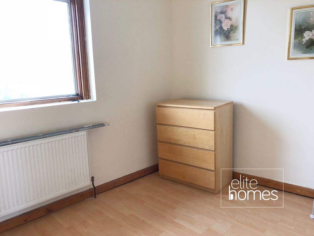 1 bed flat to rent in Wood Street, London E17, £1,250 pcm Zoopla