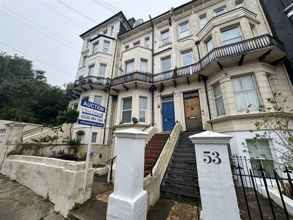 5 bed semidetached house for sale in Kenilworth Road, St. LeonardsOn