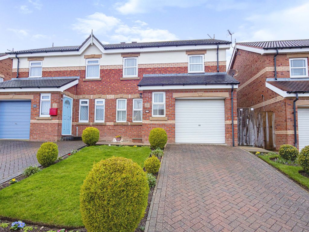 3 bed semi-detached house for sale in cadman road, bridlington, east riding of yorkshi yo16