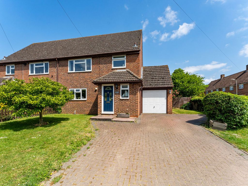 3 bed semidetached house for sale in Parsonage Road, Takeley,