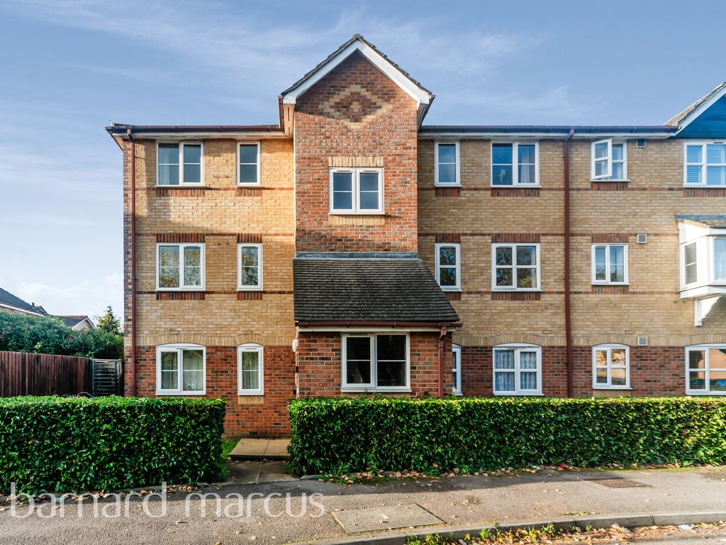 1 bed flat to rent in Donald Woods Gardens, Tolworth, Surbiton KT5, £