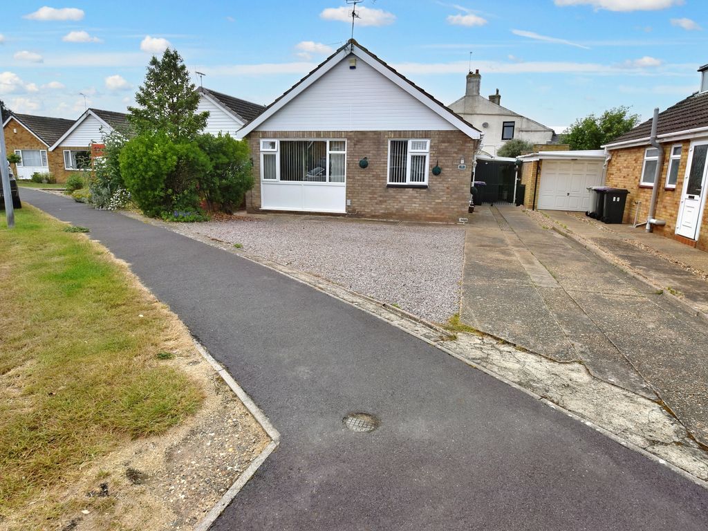 3 bed bungalow for sale in Yarborough Road, Skegness PE25 Zoopla