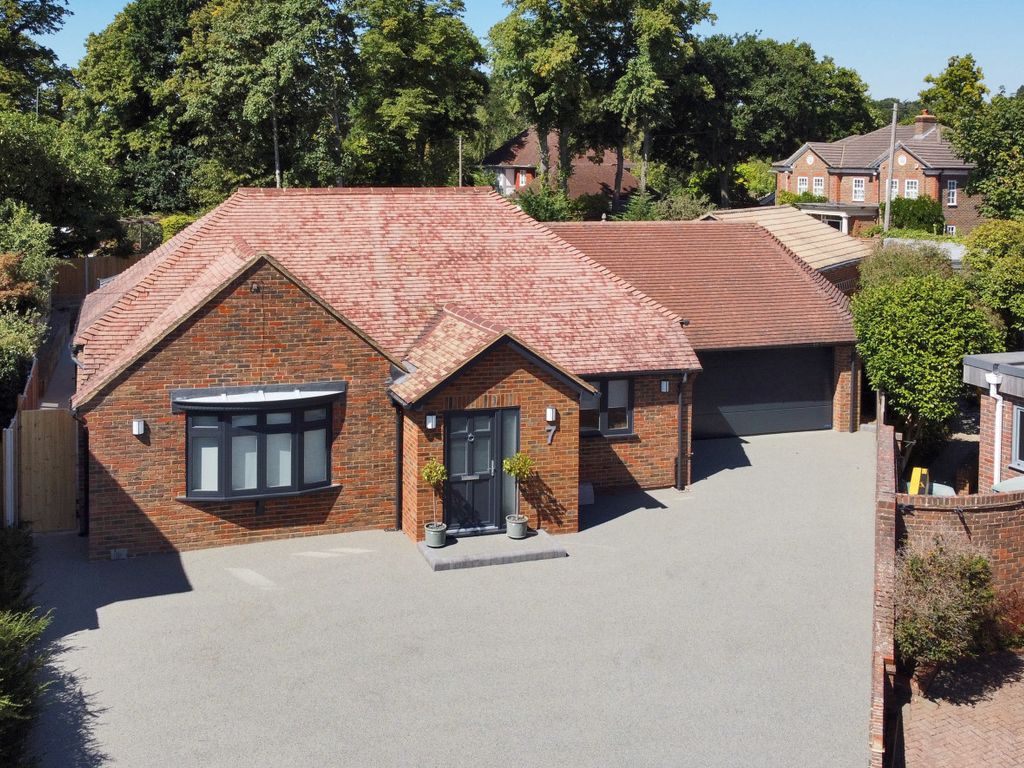 4 bed bungalow for sale in Watchetts Lake Close, Camberley GU15 Zoopla