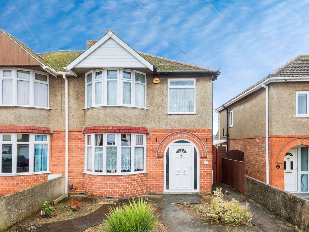 3 bed semidetached house for sale in Church Walk North, Swindon SN25