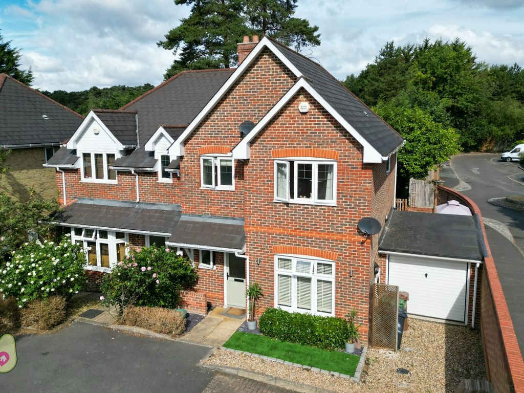 3 bed semidetached house for sale in Badgers Copse, Camberley, Surrey