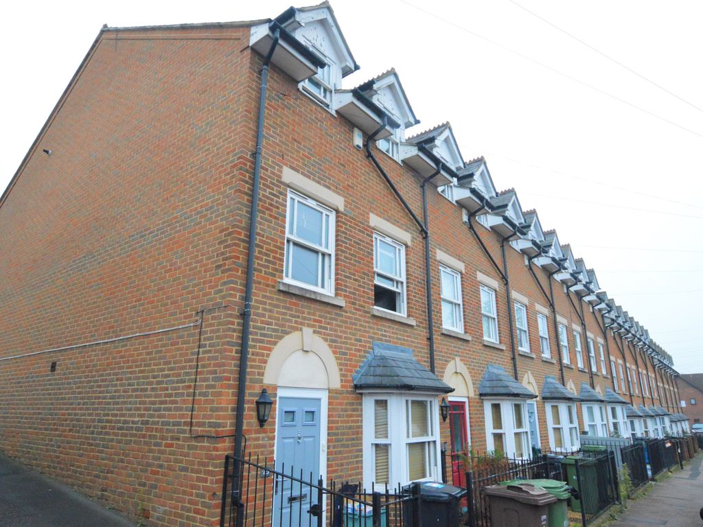 3 bed terraced house to rent in Albion Road, St Albans AL1 Zoopla