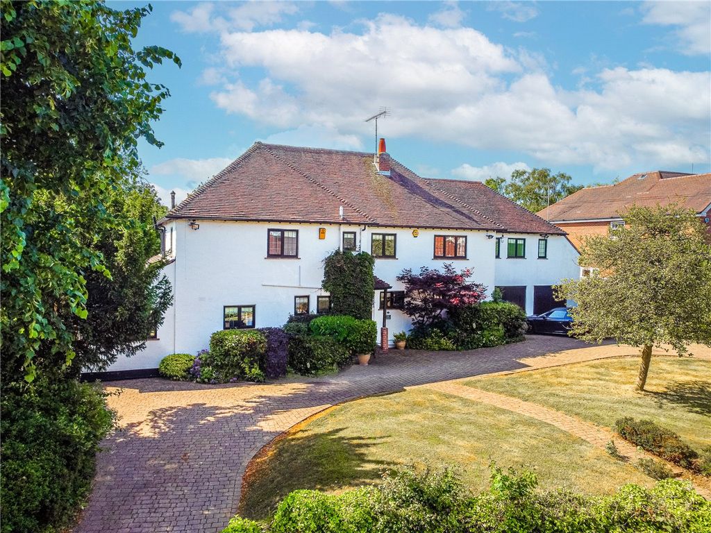 5 bed detached house for sale in Ox Lane, Harpenden, Hertfordshire AL5