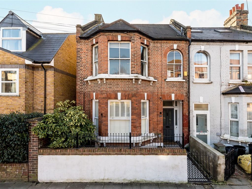 3 bed flat for sale in Broadwater Road, London SW17, £575,000 Zoopla