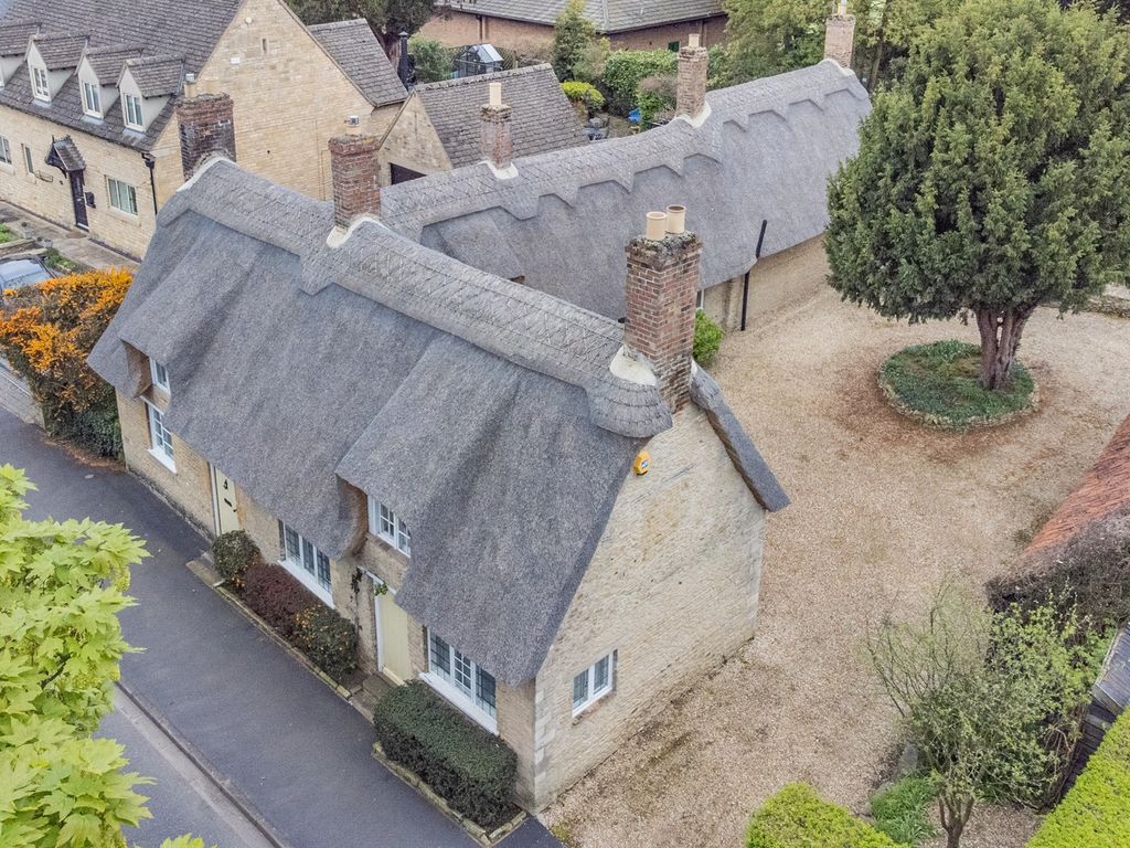 3 bed property for sale in Thorpe Road, Longthorpe, Peterborough PE3