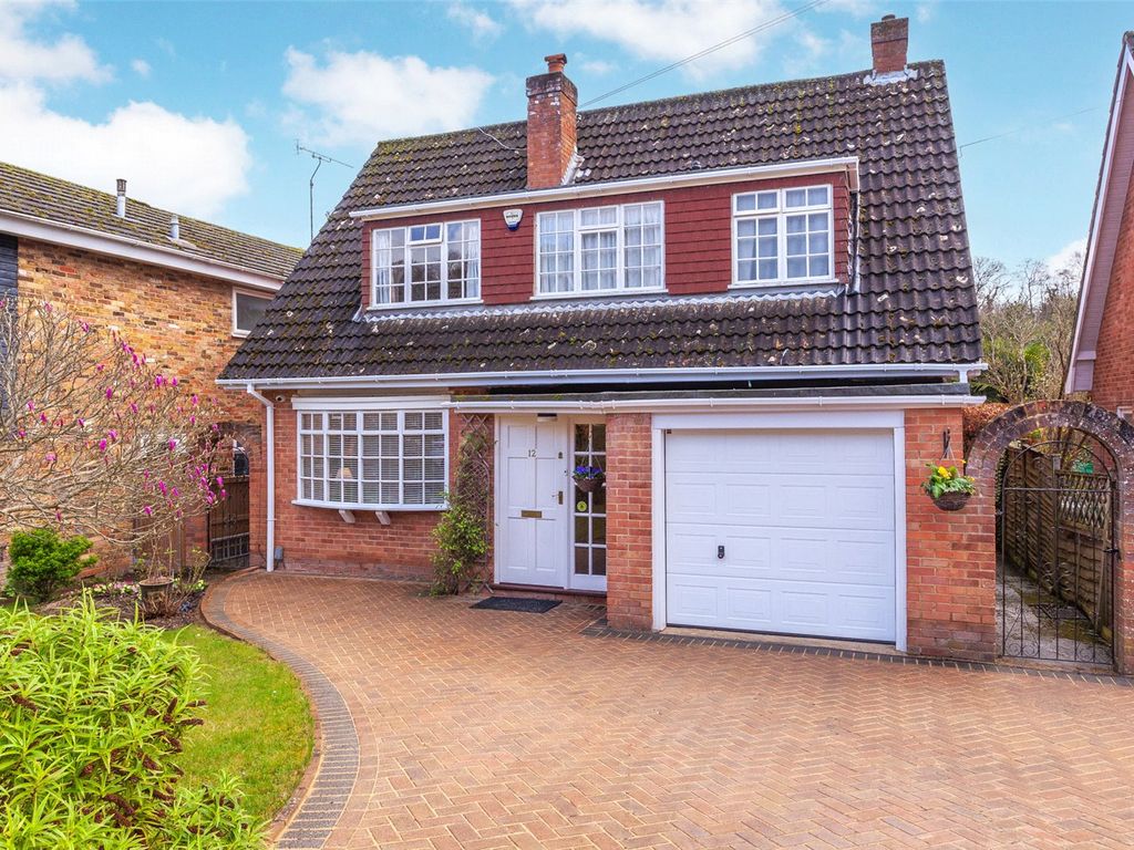 4 bed detached house for sale in Highwoods Drive, Marlow Bottom