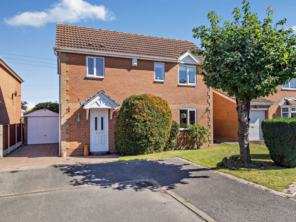3 bed detached house for sale in Long Field Drive, Edenthorpe