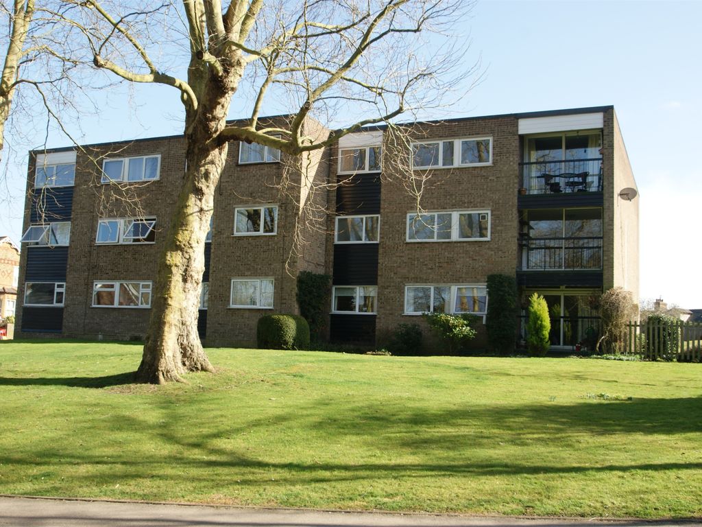2 bed flat for sale in Priory Court, Apton Road, Stortford