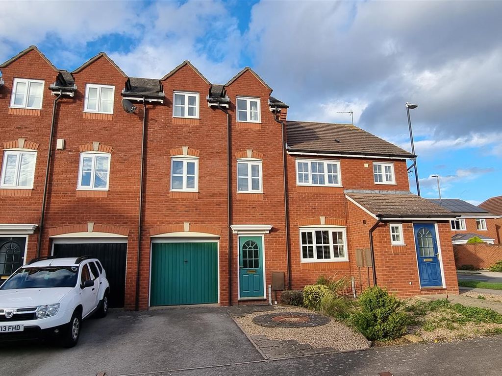 3 bed town house to rent in Falstaff Grove, Heathcote, Warwick CV34