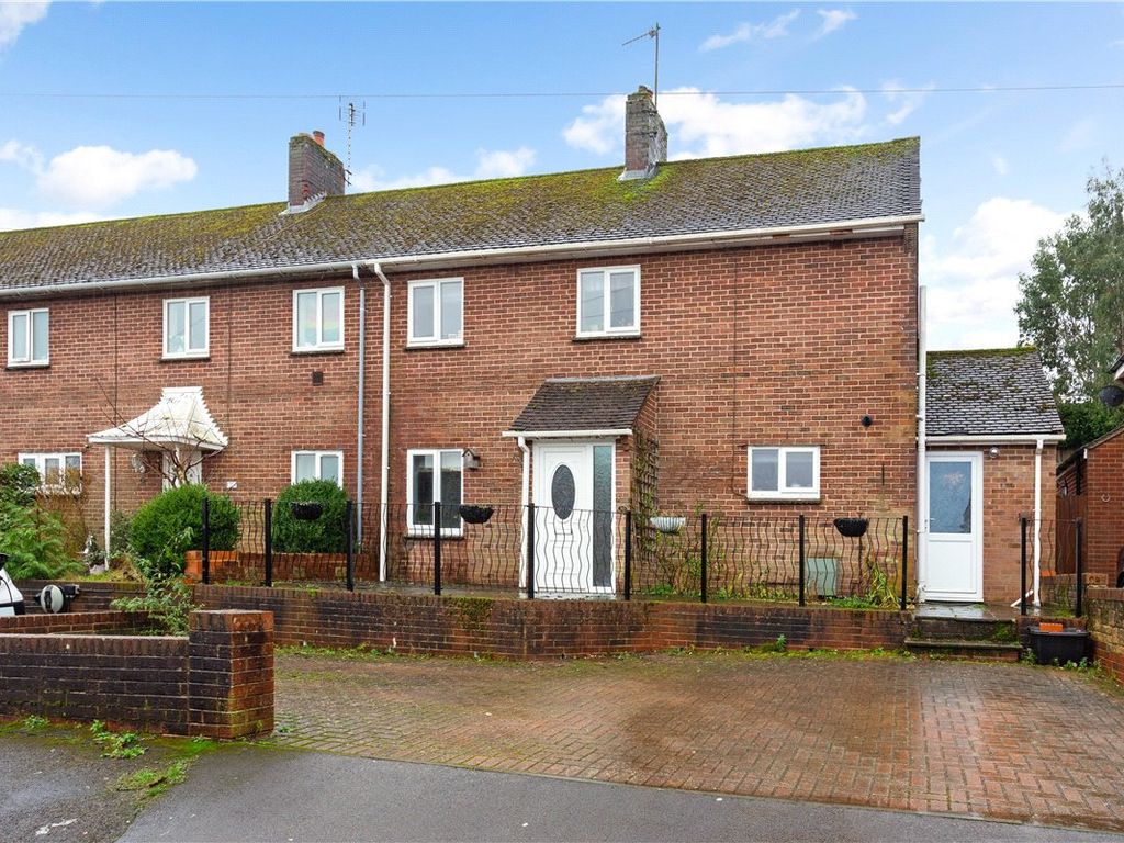 3 bed end terrace house for sale in St. Margarets Mead, Marlborough, Wiltshire SN8, £405,000