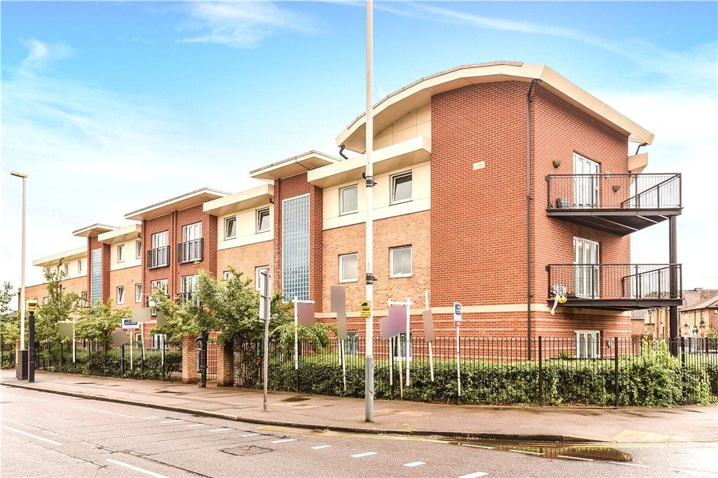 1 bed flat for sale in Connaught Heights, Uxbridge Road, Hillingdon