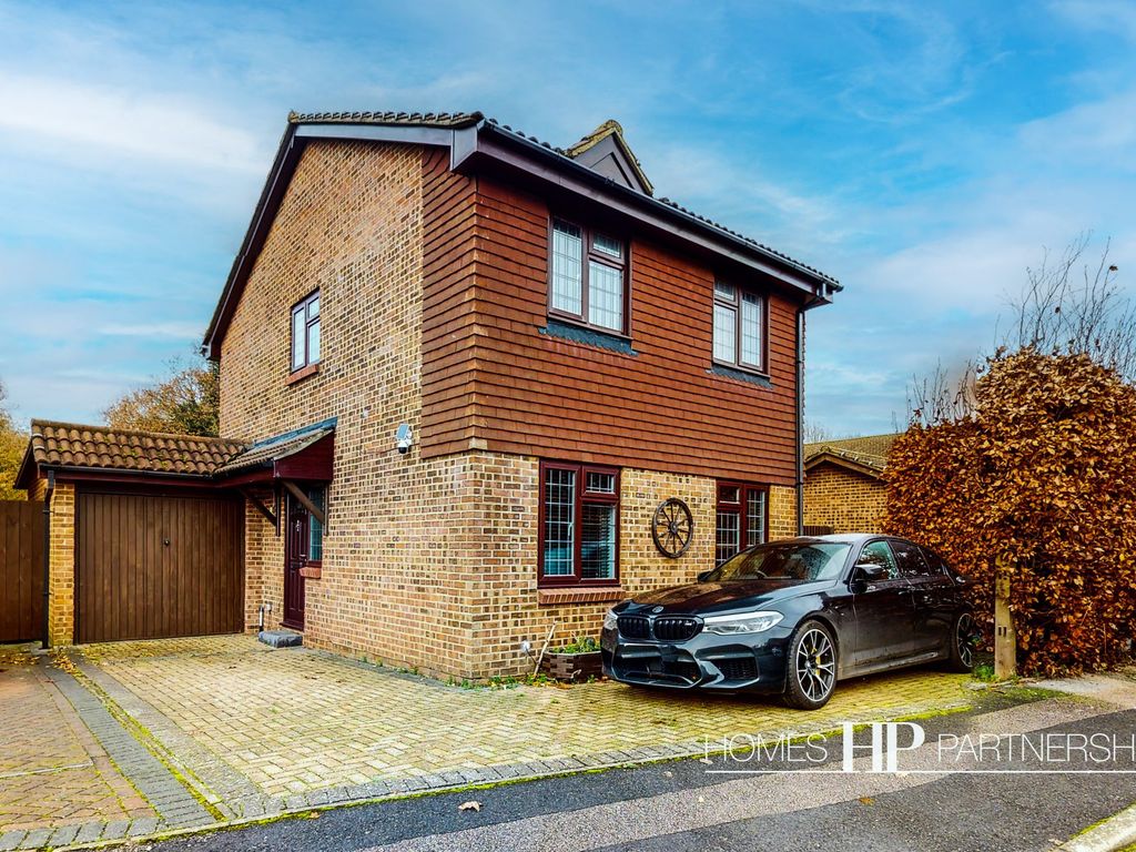 Ferndown Crawley RH10  