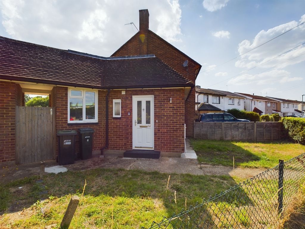 1 bed terraced bungalow for sale in Bramshaw Gardens, Watford
