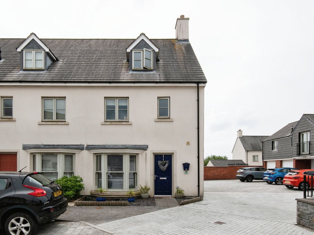 4 bed semidetached house for sale in Heathland Way, Neath SA10, £