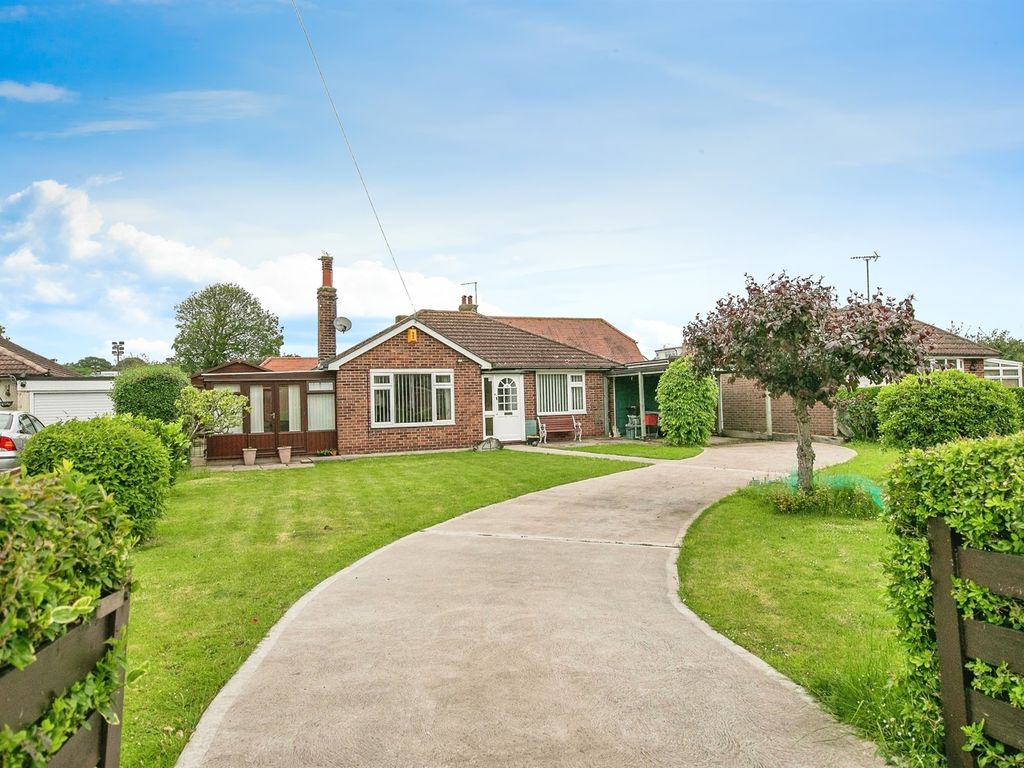 2 bed detached bungalow for sale in Low Road, Dovercourt, Harwich CO12