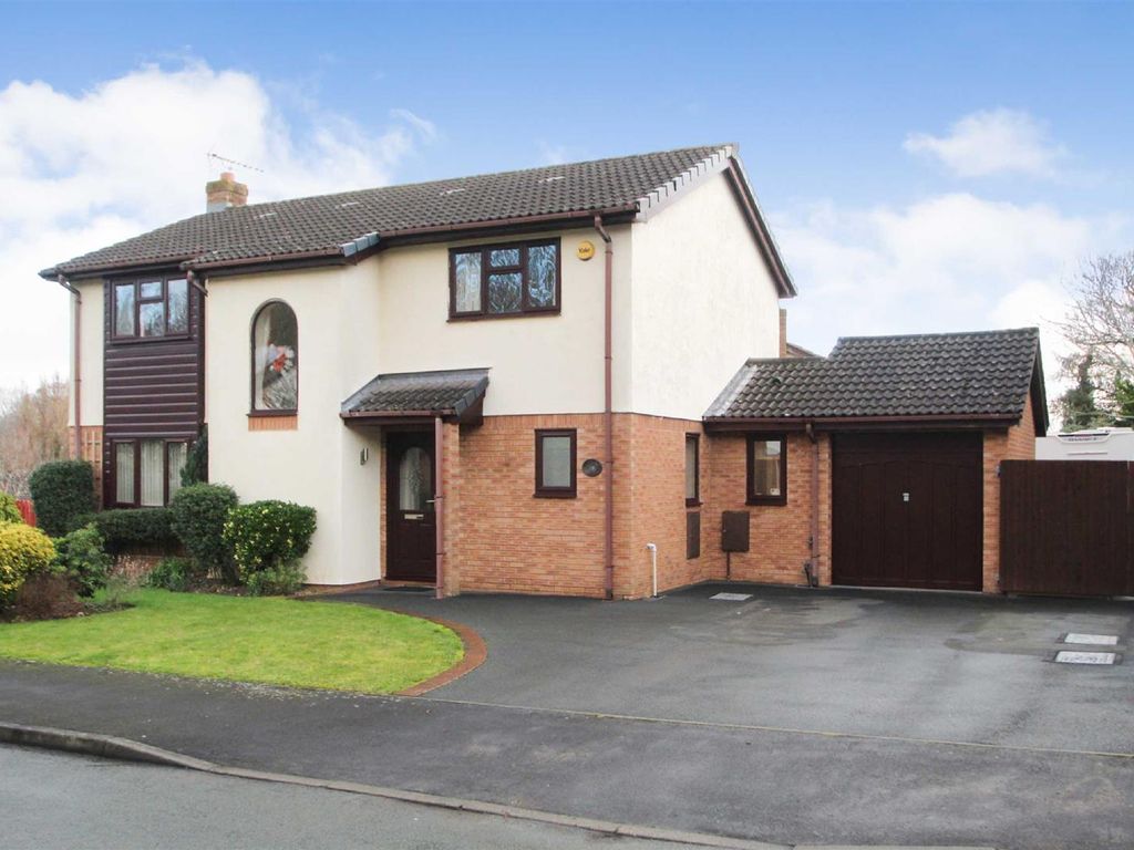 4 bed detached house for sale in Old Chirk Road, Gobowen, Oswestry SY11