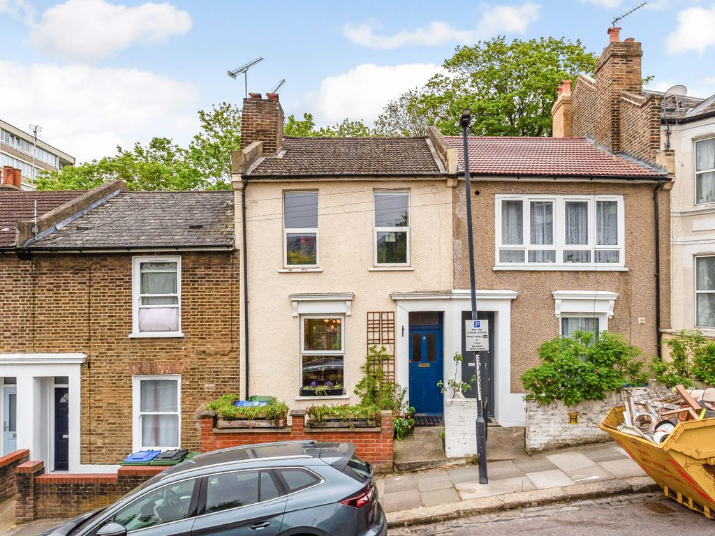3 bed terraced house for sale in Masons Hill, London SE18, £650,000