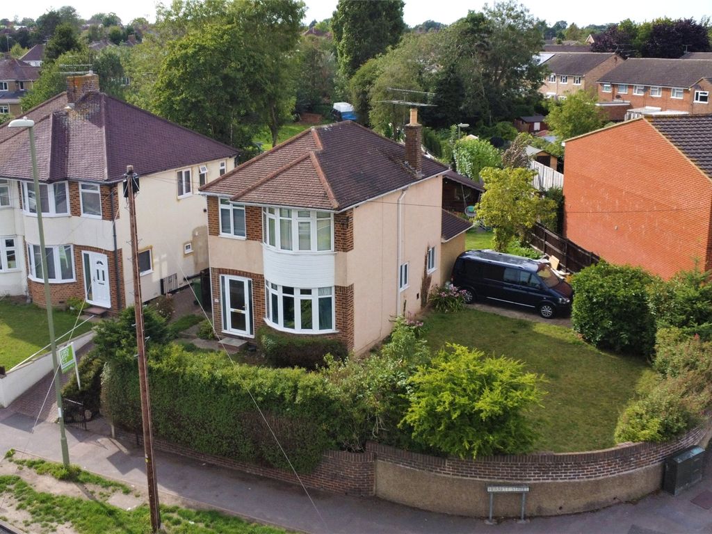3 bed detached house for sale in Lower Farnham Road, Aldershot, Hampshire GU12, £450,000 Zoopla