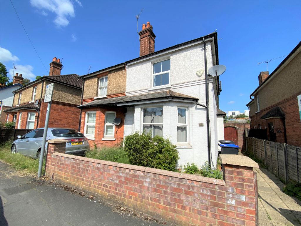 3 bed semidetached house for sale in York Road, Woking GU22 Zoopla
