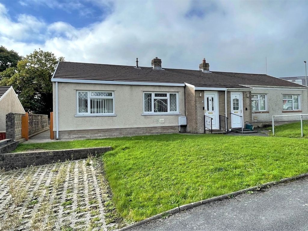 2 bed bungalow for sale in Brynderi, Pontyates, Llanelli