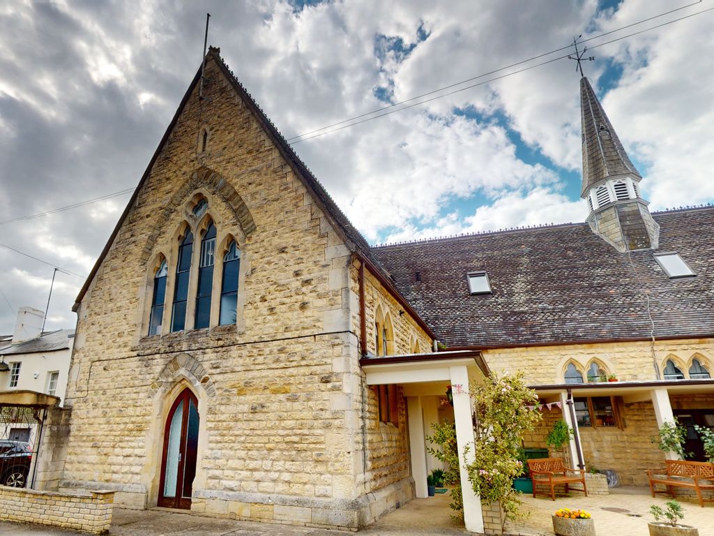 2 bed mews house for sale in Great Norwood Street, The Suffolks