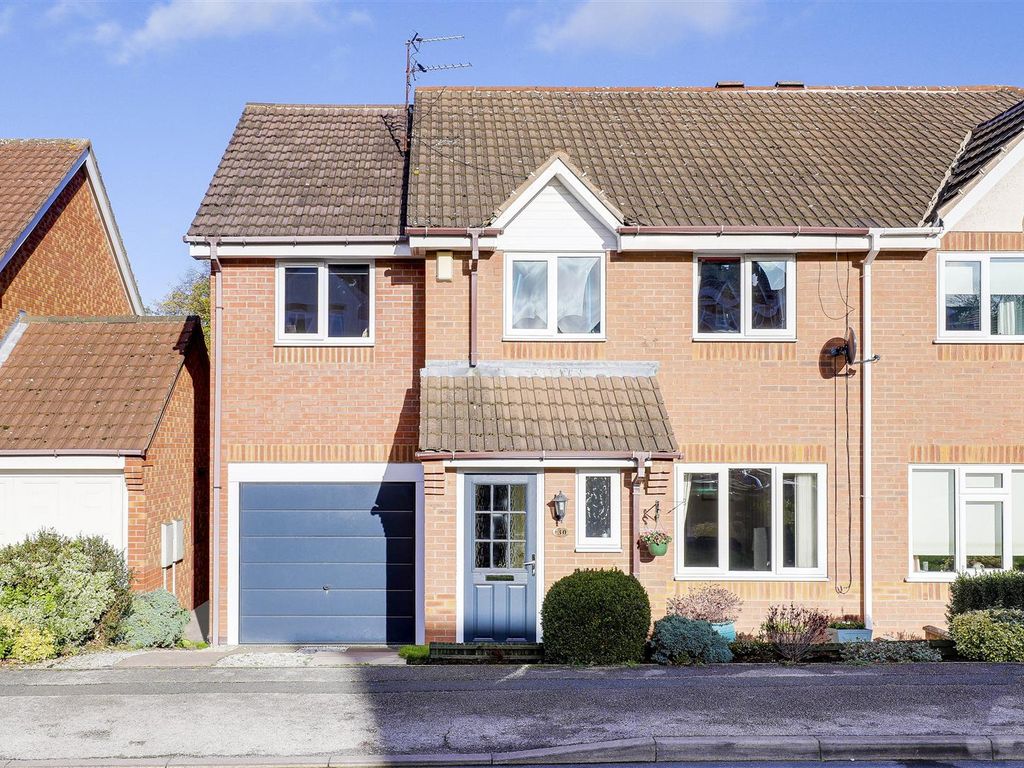 4 bed semidetached house for sale in Deer Park Drive, Arnold
