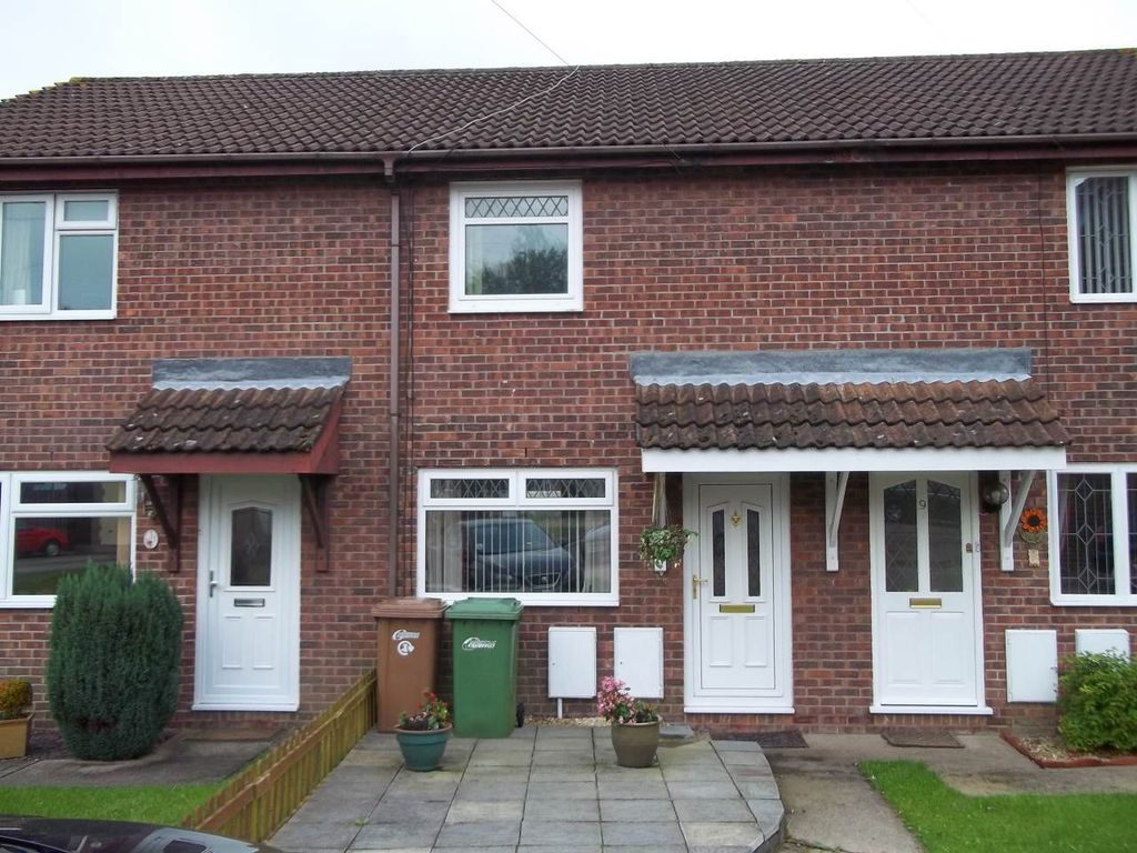 2 bed terraced house to rent in Chepstow Close, Grove Park, Blackwood