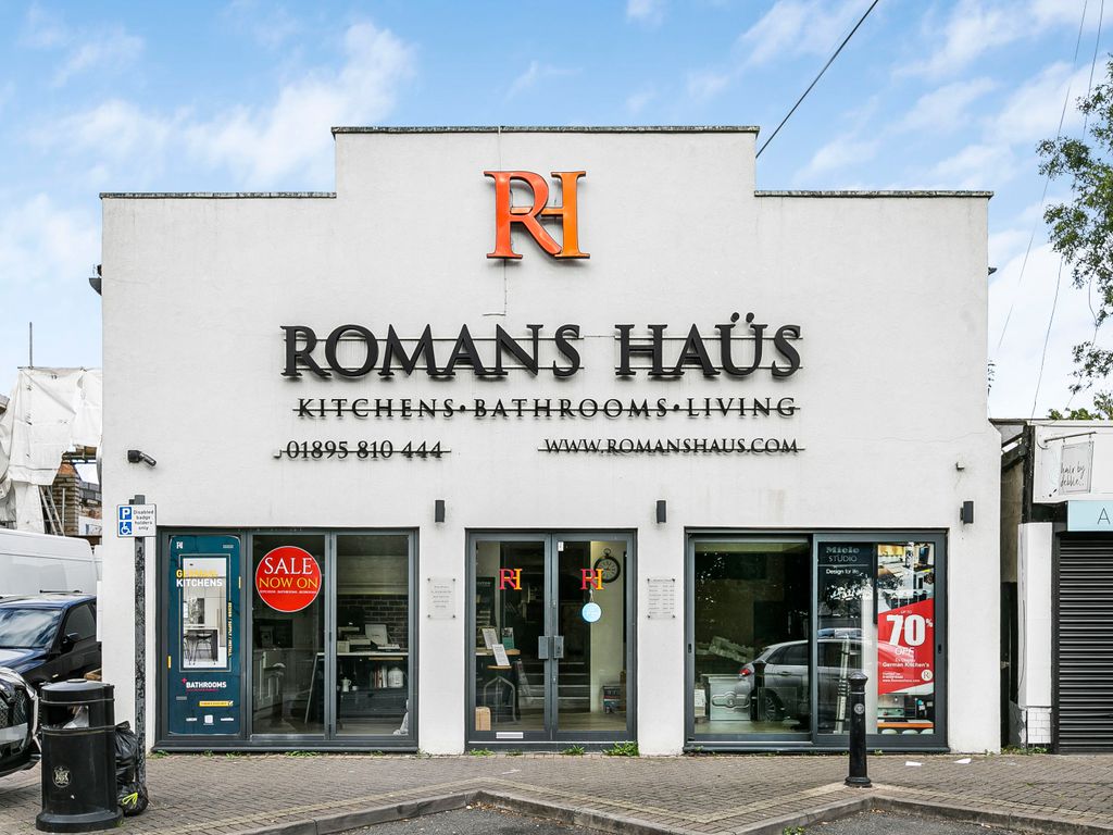 Warehouse to let in 2426 Oxford Road, Denham, Uxbridge UB9, £50,000 pa