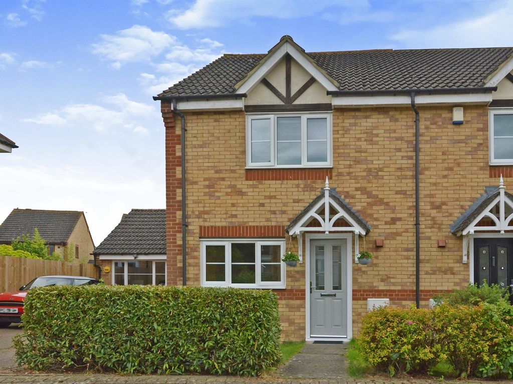 3 bed semidetached house for sale in Thorpeness Croft, Tattenhoe