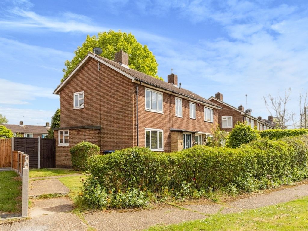 2 bed semidetached house for sale in Haynes Close, Welwyn Garden City