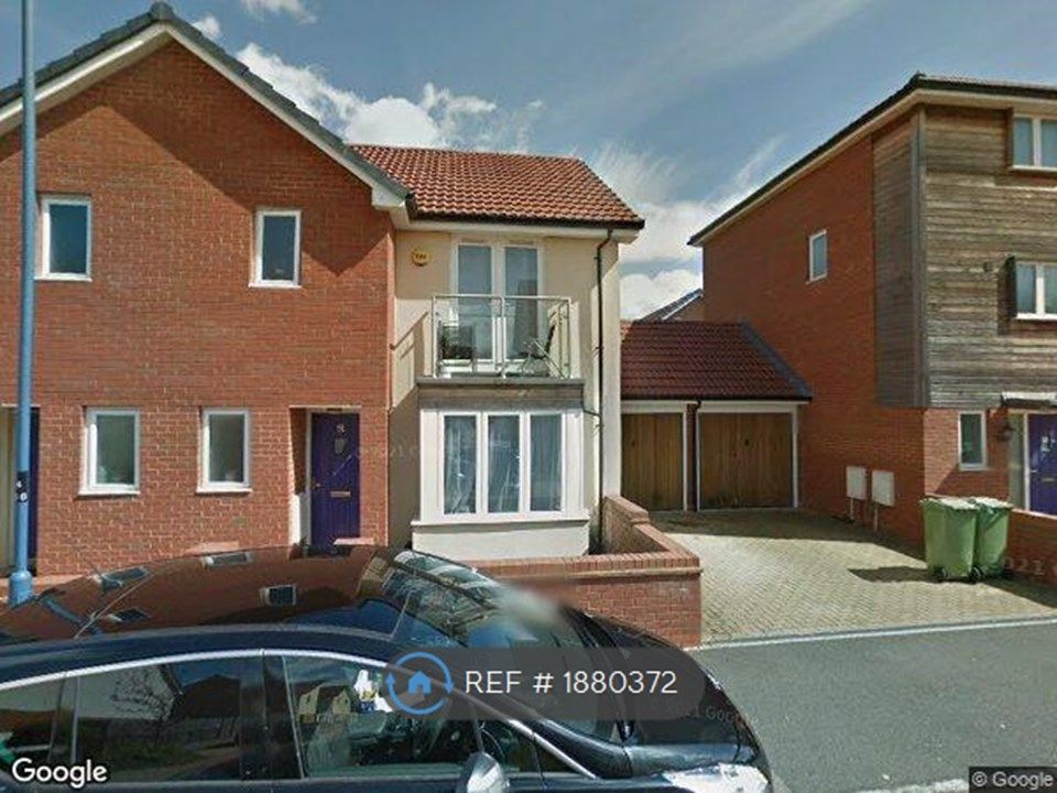 3 bed semidetached house to rent in Bewdley Grove, Broughton, Milton