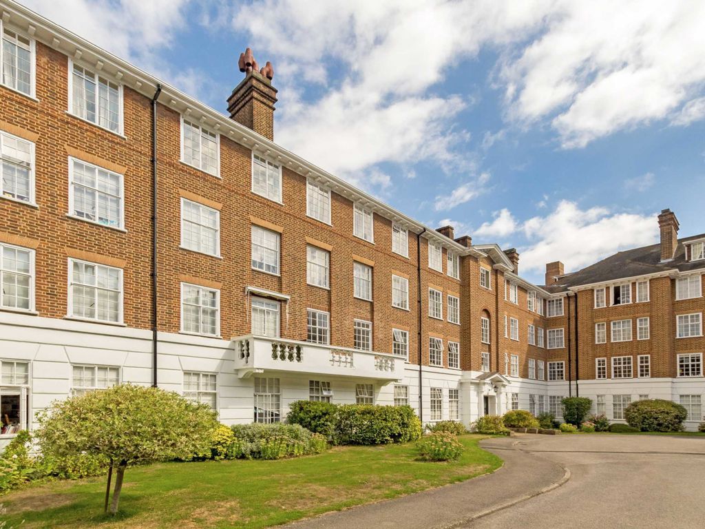 3 bed flat for sale in Wimbledon Park Side, London SW19, £575,000 Zoopla