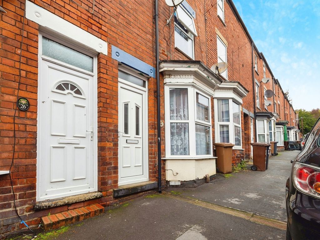 3 bed terraced house for sale in Cromwell Street, Lincoln LN2, £130,000