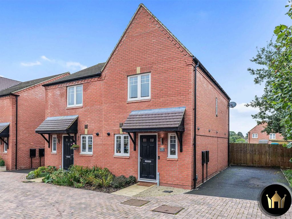 2 bed semidetached house for sale in Sandringham Avenue, Stratford