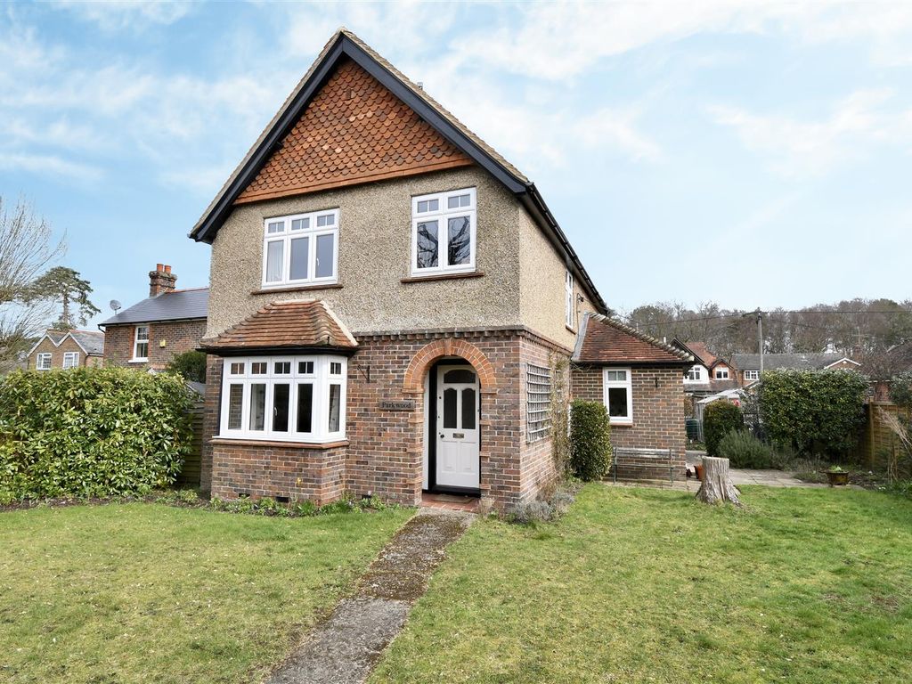 4 bed detached house for sale in Red House Lane, Elstead, Godalming GU8
