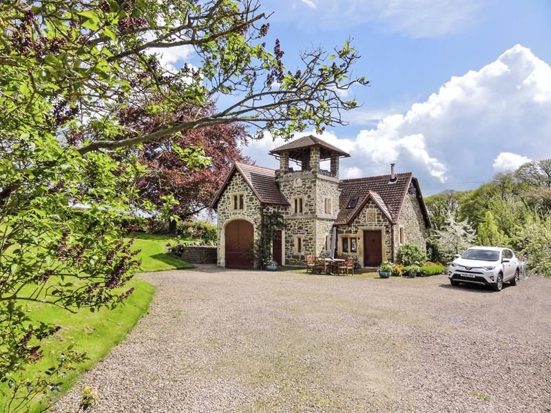 2 bed detached house to rent in Hollybush, Ledbury, Worcestershire HR8