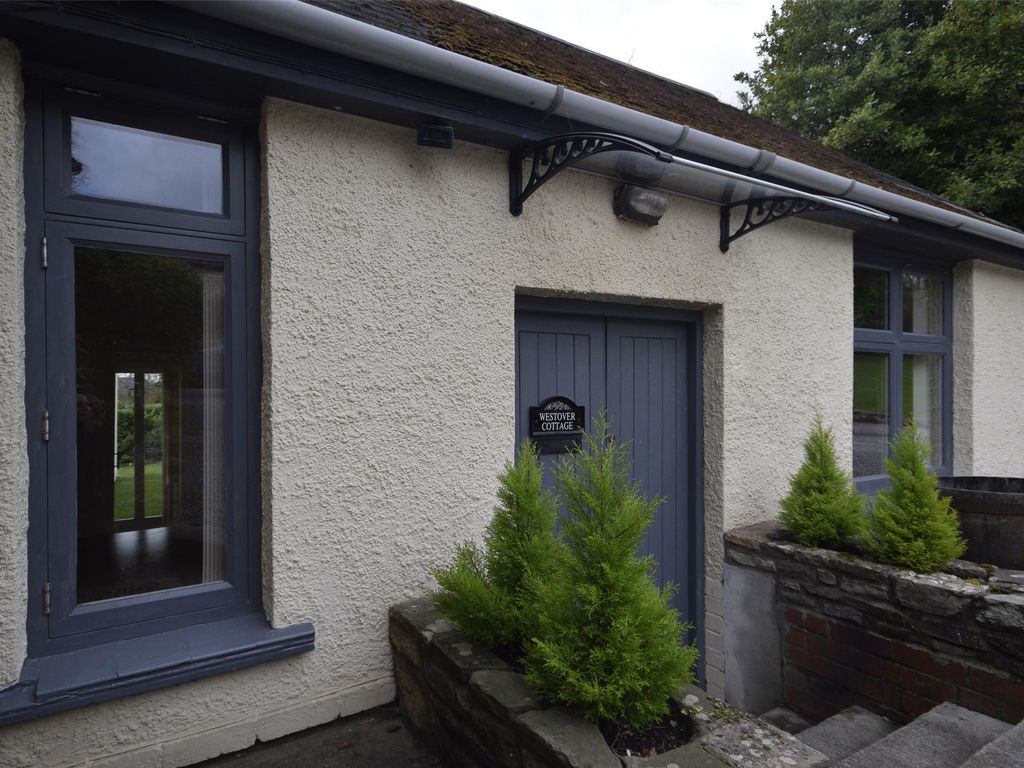 2 bed bungalow to rent in Bath Road, Bitton, Bristol BS30, £1,050 pcm