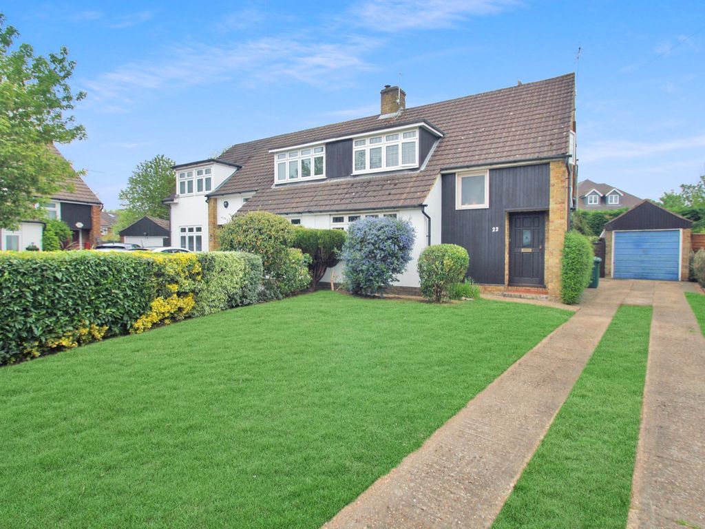 3 bed semidetached house for sale in St Andrews Close, Shepperton TW17